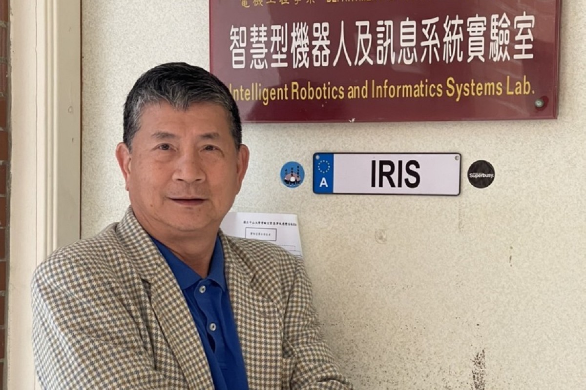 Professor Kao-Shing Hwang awarded MOST Outstanding Research Award