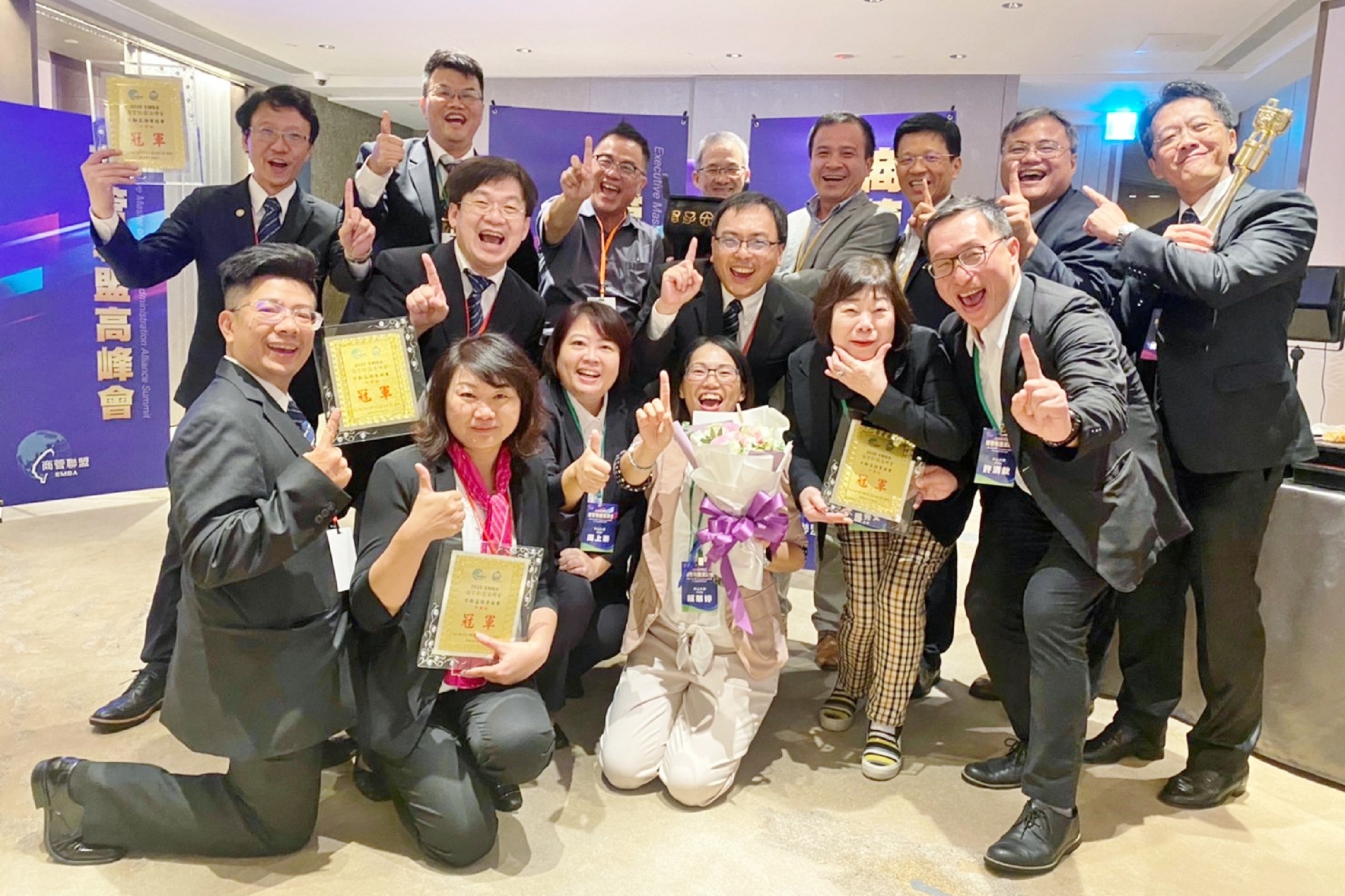 NSYSU won Gentleman’s Tripod in Bai Li Cup Case Competition at EMBA Alliance Summit